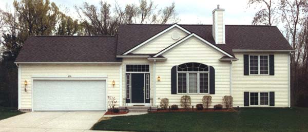 4-bedroom-2-bath-Prestige-Traverse-City-Michigan-Home-Construction-1.jpg